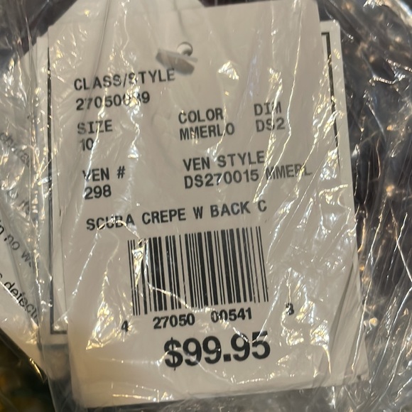 David’s Bridal SCUBA CREPE MERMAID DRESS WITH V-BACK new with tags in Merlot - Picture 6 of 6